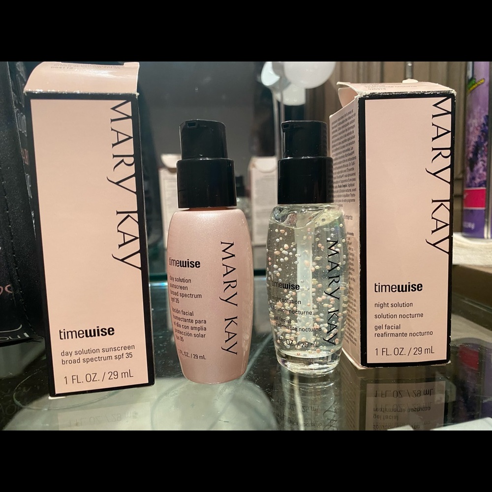 Day solution sunscreen / night solution